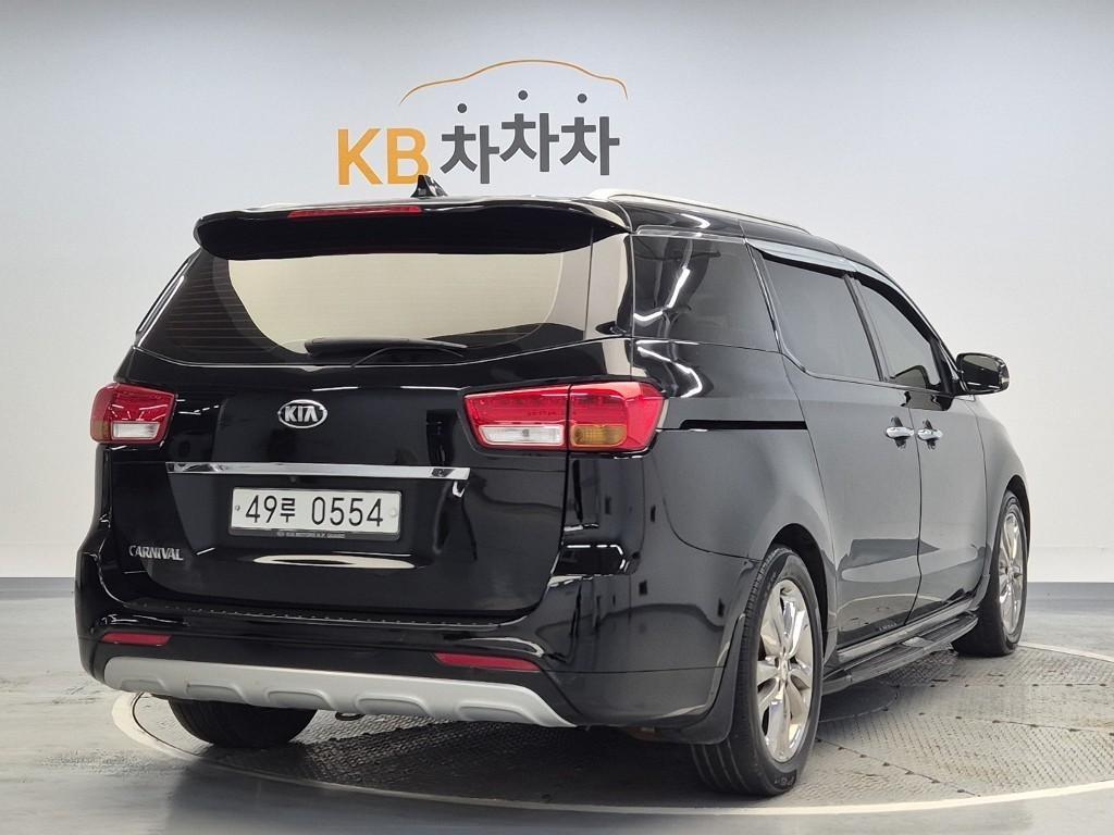 KIA Carnival - Vista 3