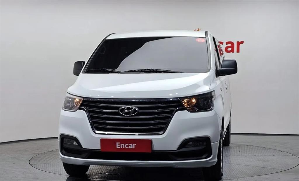 HYUNDAI Starex - Vista 3