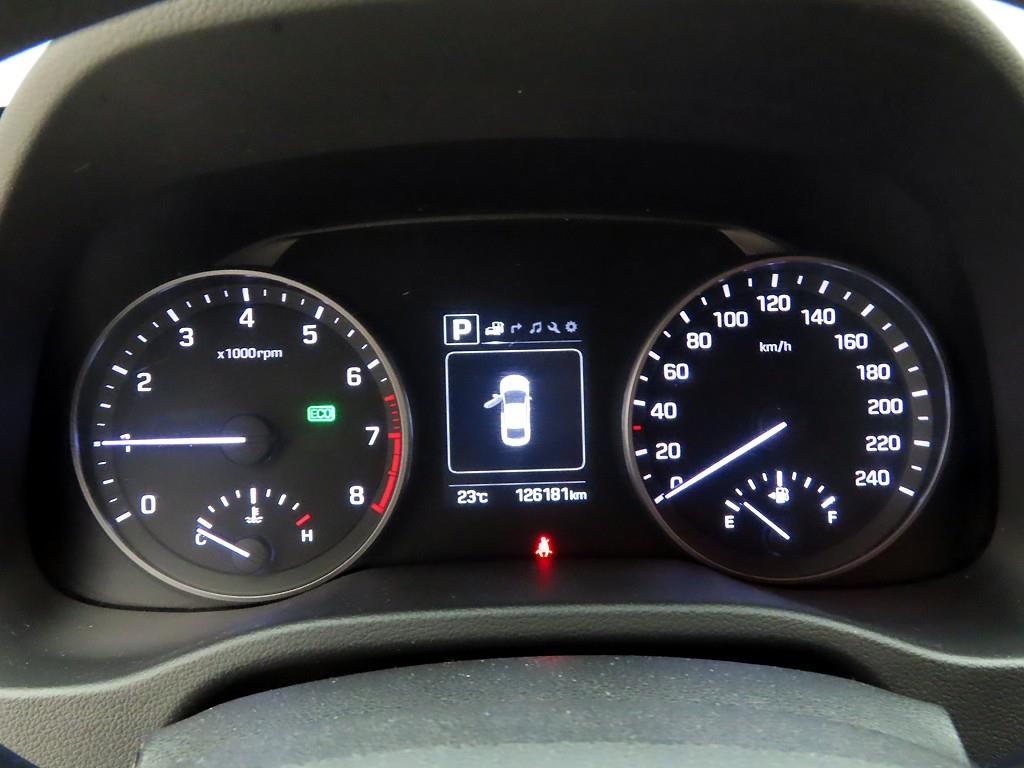 HYUNDAI Avante - Vista 6