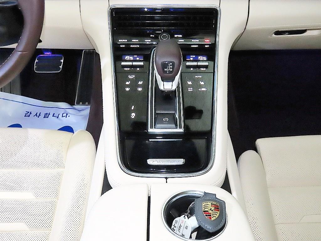 Porsche Panamera - Vista 12