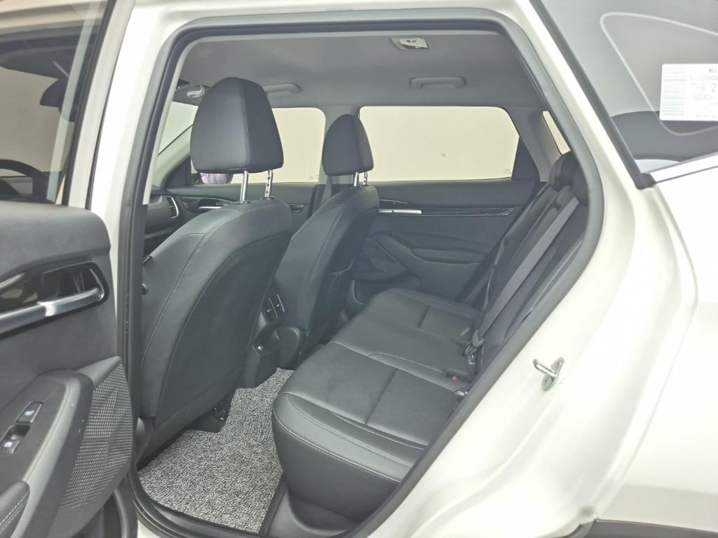 KIA Seltos - Vista 12