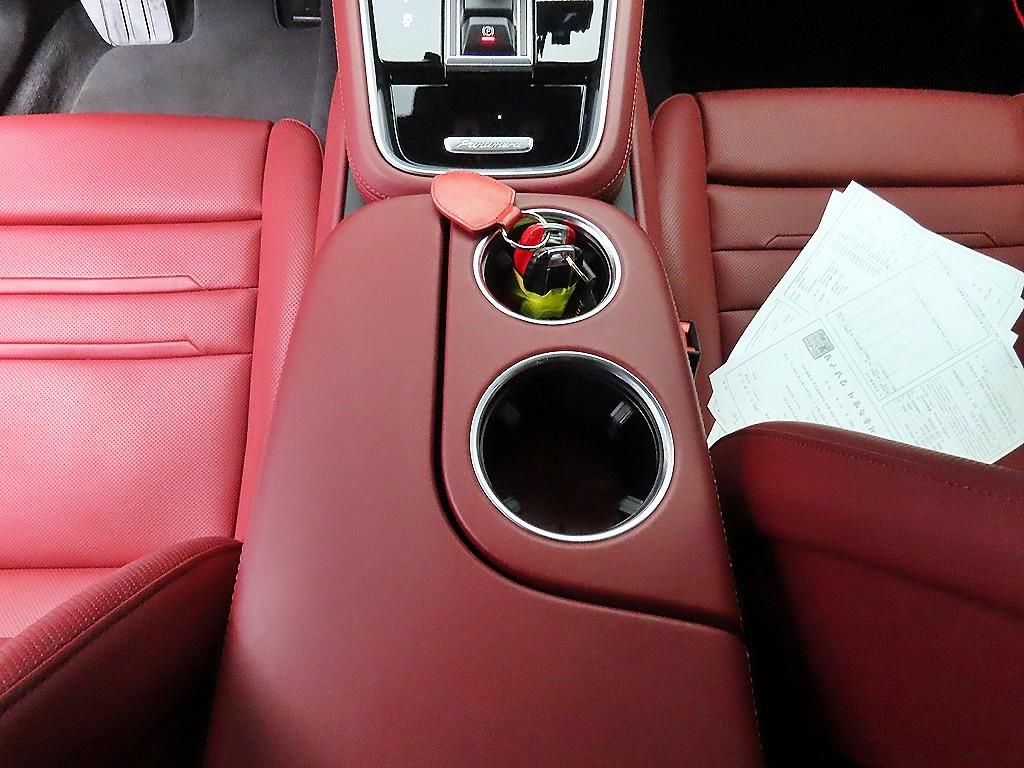 Porsche Panamera - Vista 12