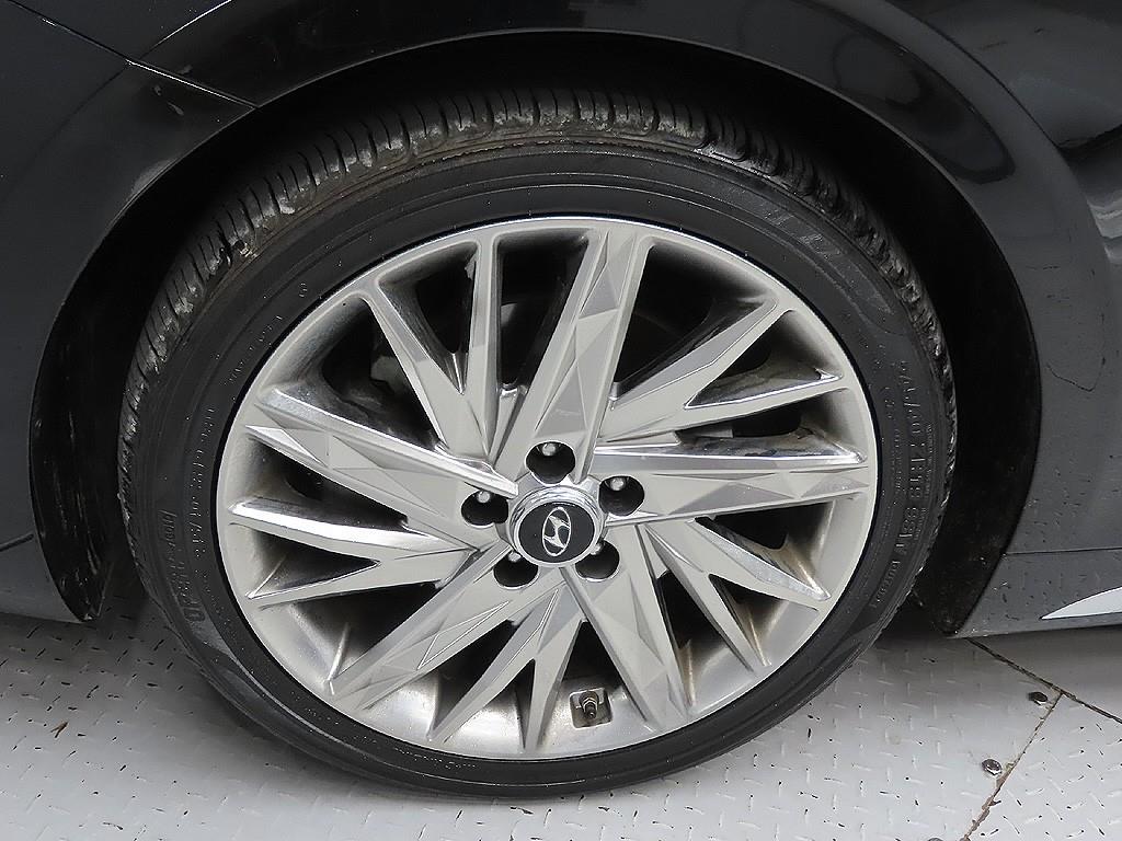 HYUNDAI Grandeur - Vista 9