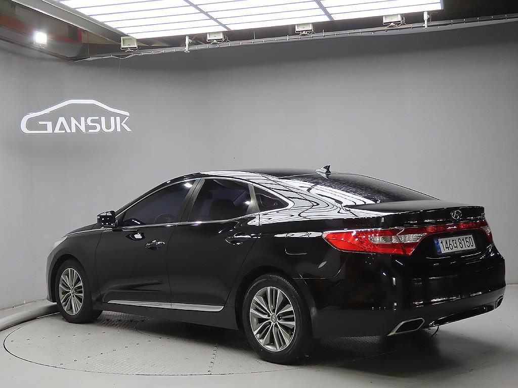 HYUNDAI Grandeur - Vista 5