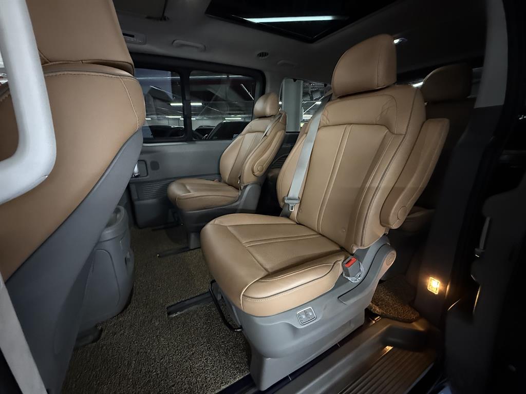 HYUNDAI Staria - Vista 8