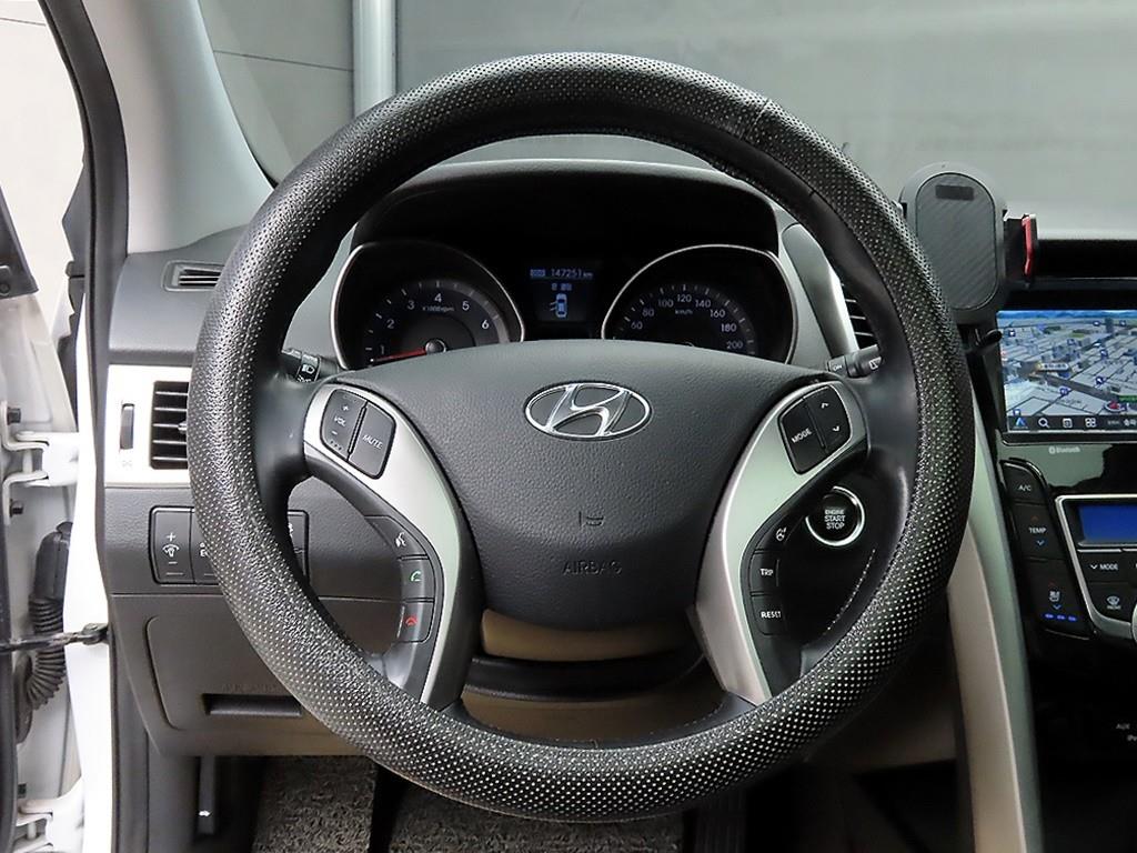 HYUNDAI i30 - Vista 9