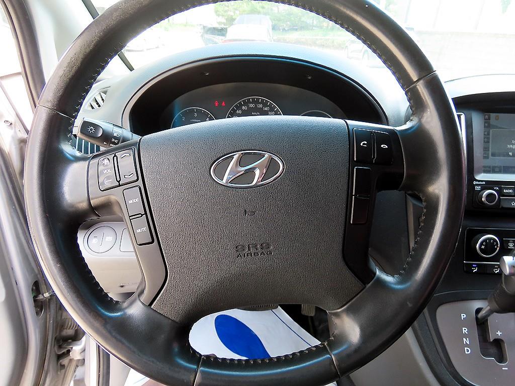 HYUNDAI Starex - Vista 9