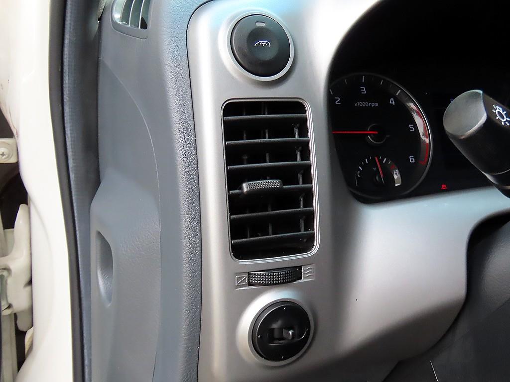 Small Truck Top_Wingbody 2022 Blanco - Importación desde Corea - HF Imports Iquique - Foto 16