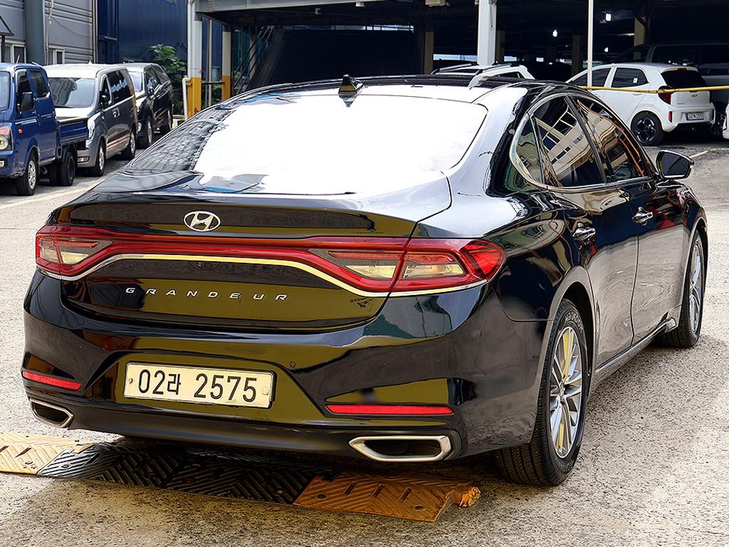HYUNDAI Grandeur - Vista 7