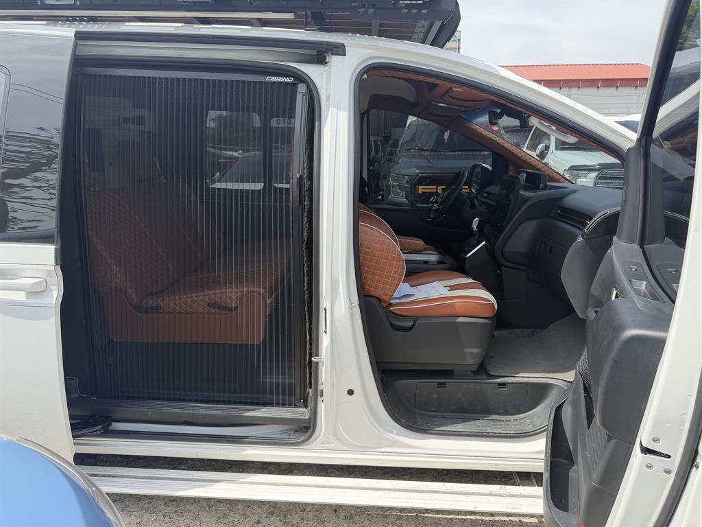 HYUNDAI Staria - Vista 12