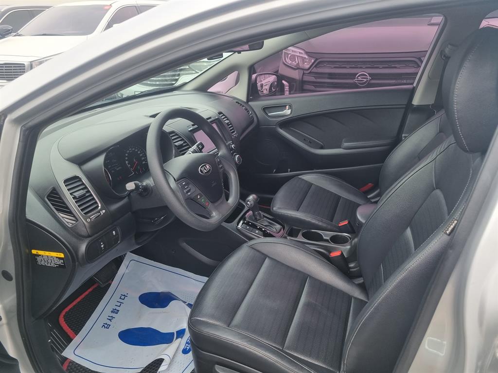 KIA K3 2017 Plateado - Importación desde Corea - HF Imports Iquique - Foto 13