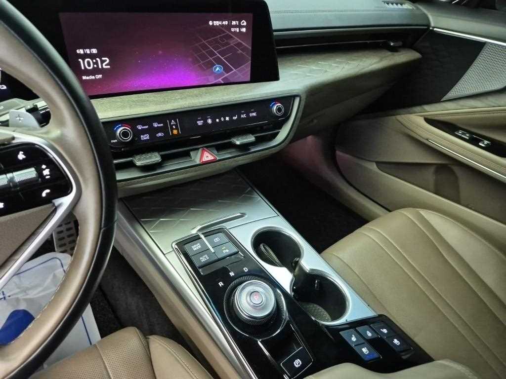 KIA K8 - Vista 10
