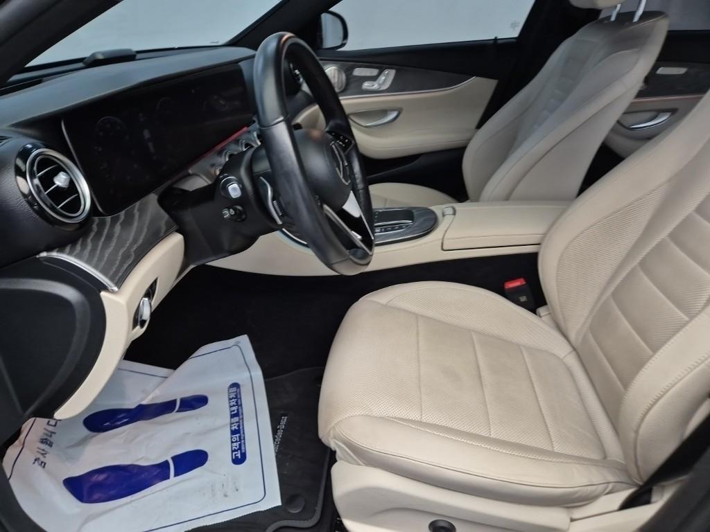 Mercedes Benz E class - Vista 11