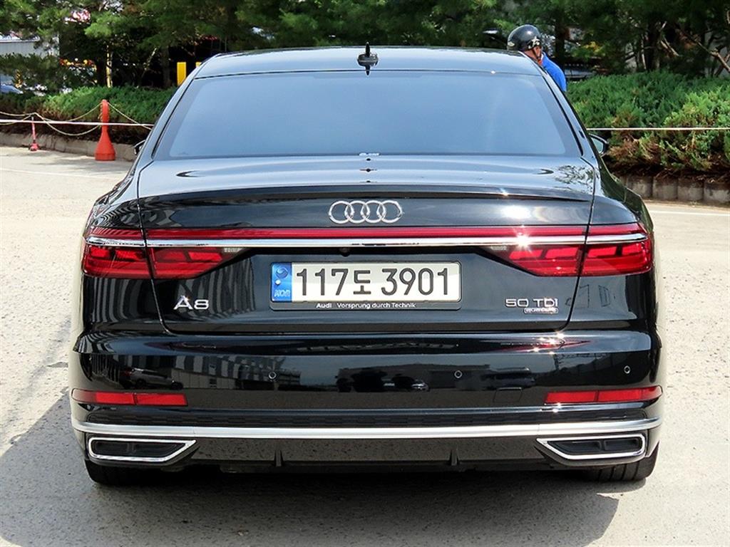 Audi A8 - Vista 4