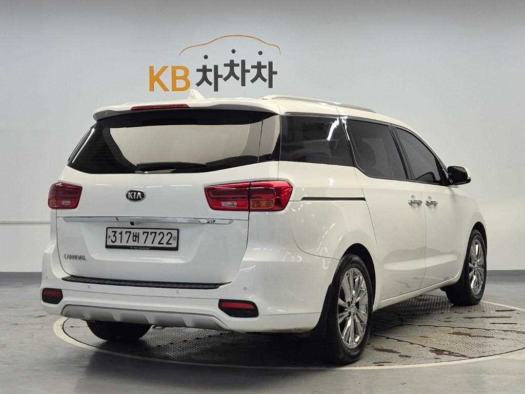 KIA Carnival - Vista 3