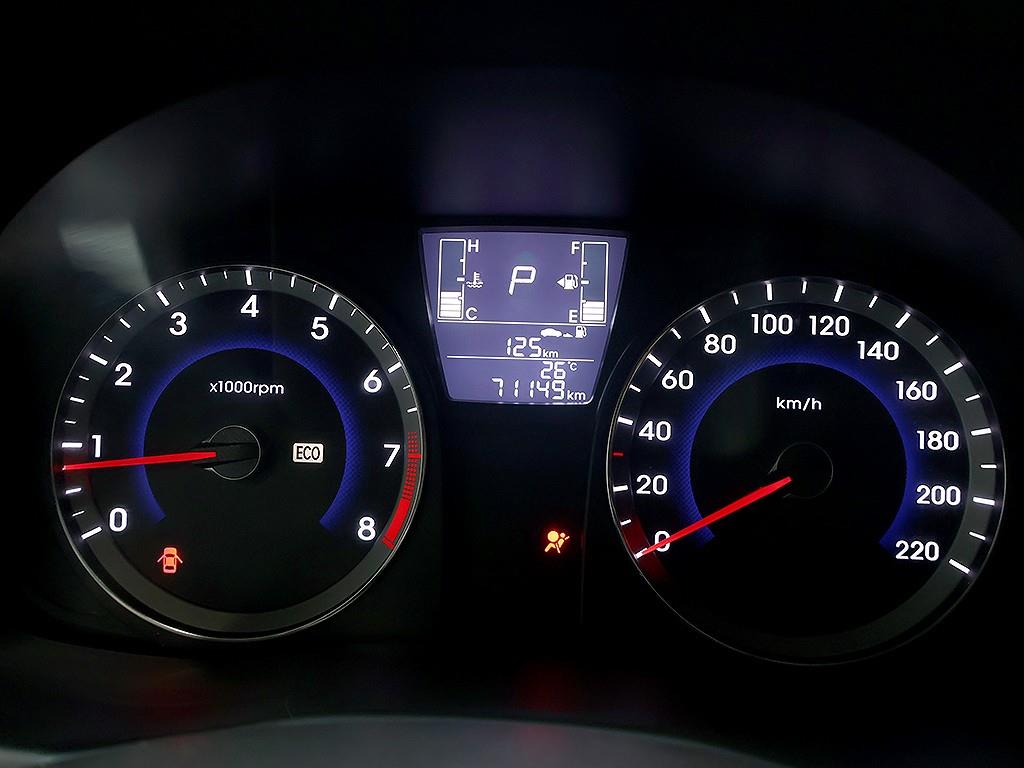 HYUNDAI Accent - Vista 11
