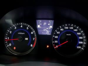 HYUNDAI Accent - Vista 12