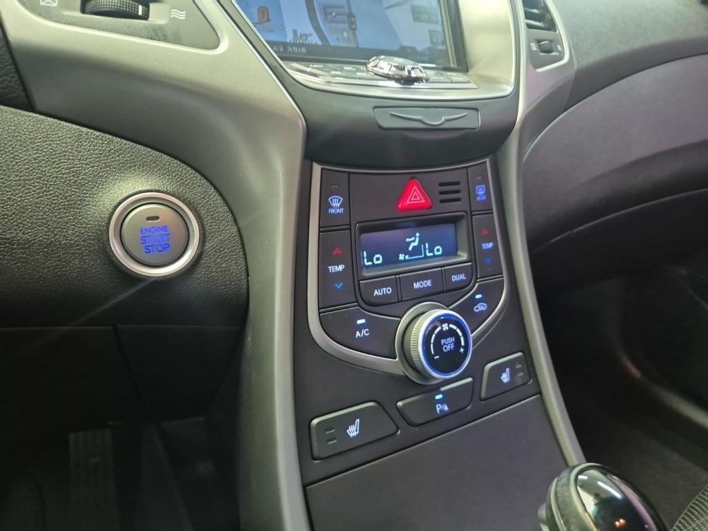 HYUNDAI Avante 2016 Gris - Importación desde Corea - HF Imports Iquique - Foto 16