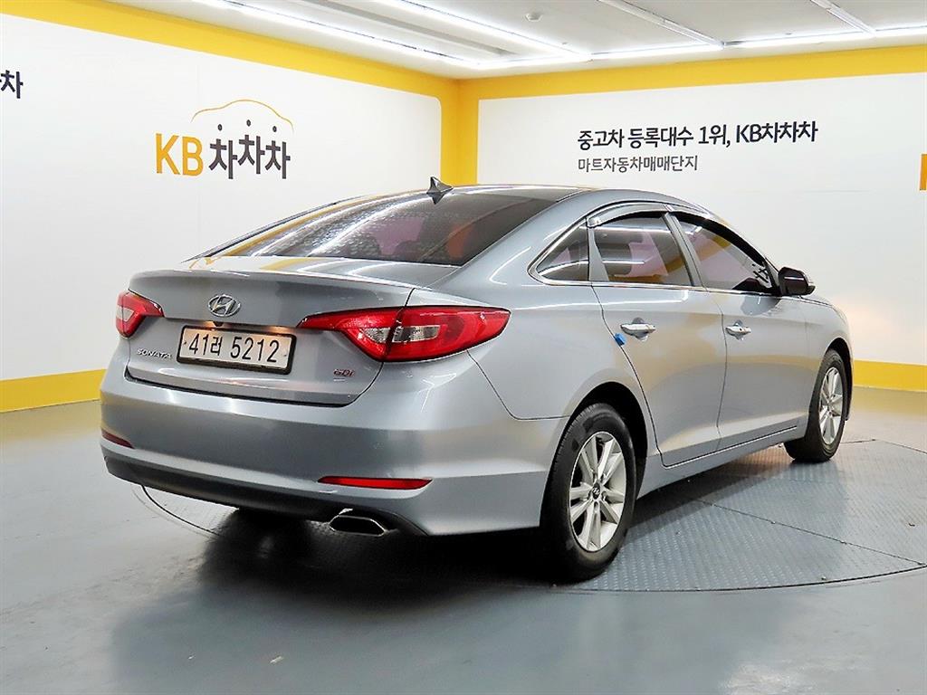 HYUNDAI Sonata - Vista 4