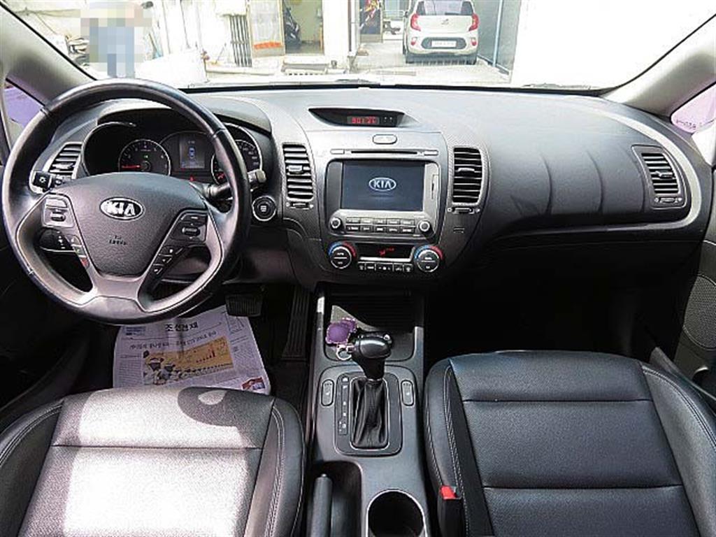 KIA K3 - Vista 9