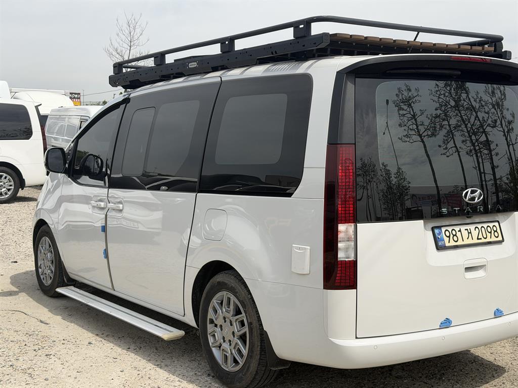 HYUNDAI Staria - Vista 5