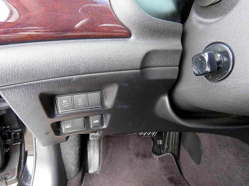 Infiniti M - Vista 11