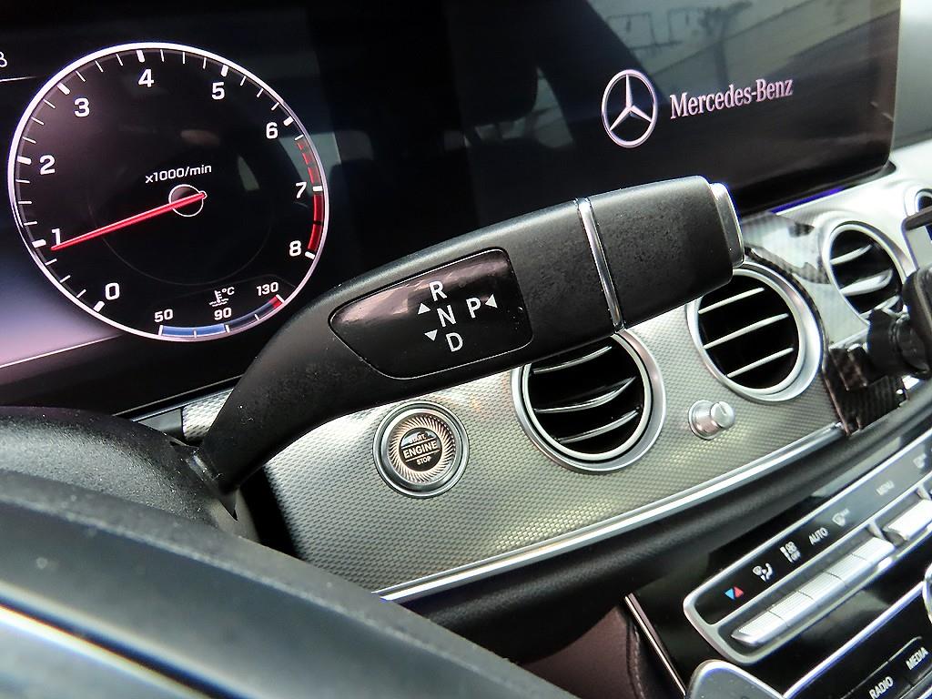 Mercedes Benz E class - Vista 11