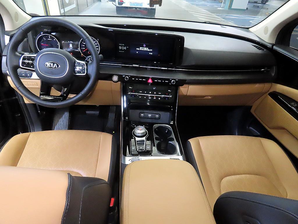 KIA Carnival - Vista 9
