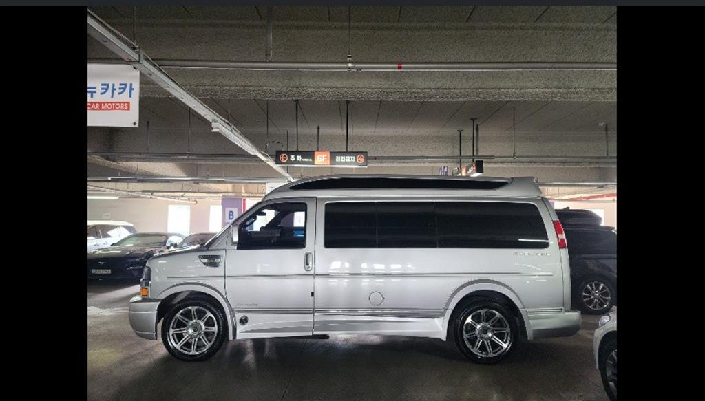 Chevrolet Express van - Vista 6