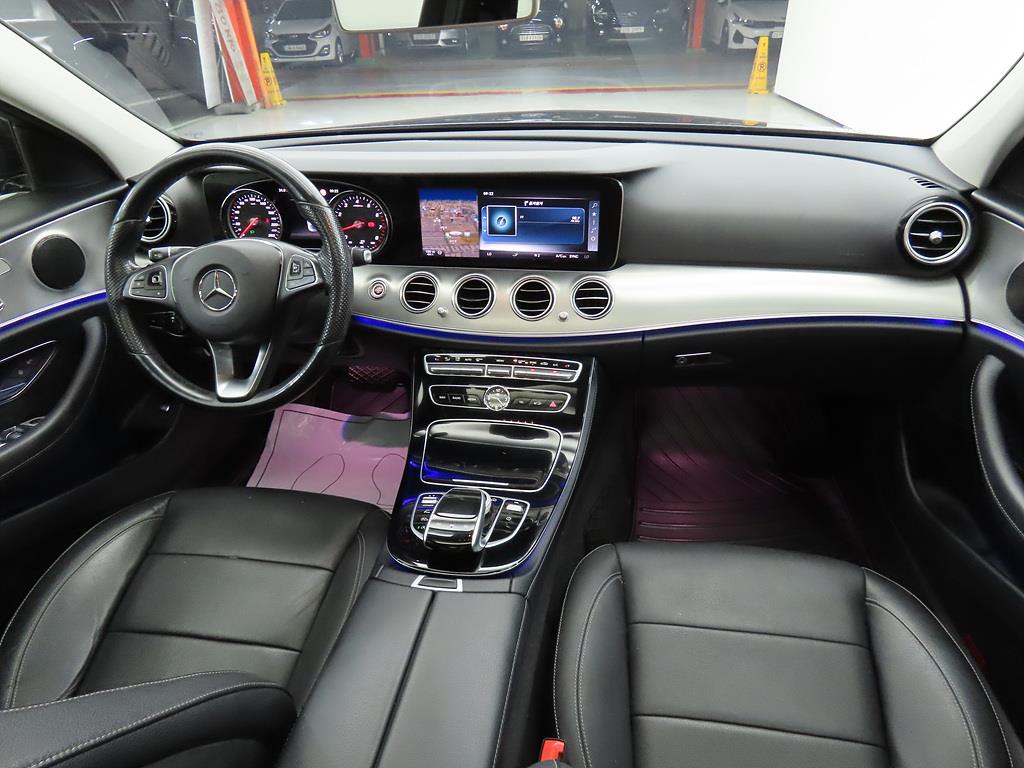 Mercedes Benz E class - Vista 5