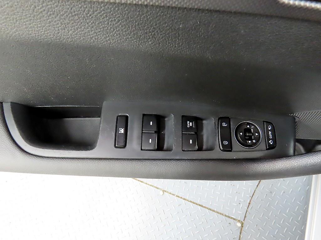 HYUNDAI Sonata - Vista 11