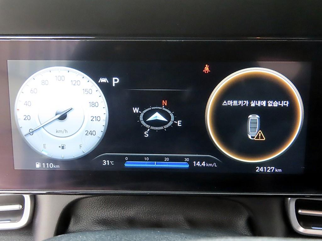 HYUNDAI Avante - Vista 9