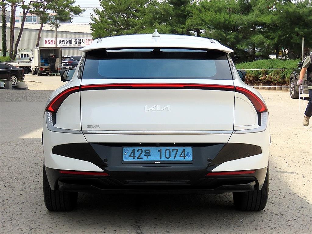 KIA EV6 - Vista 4