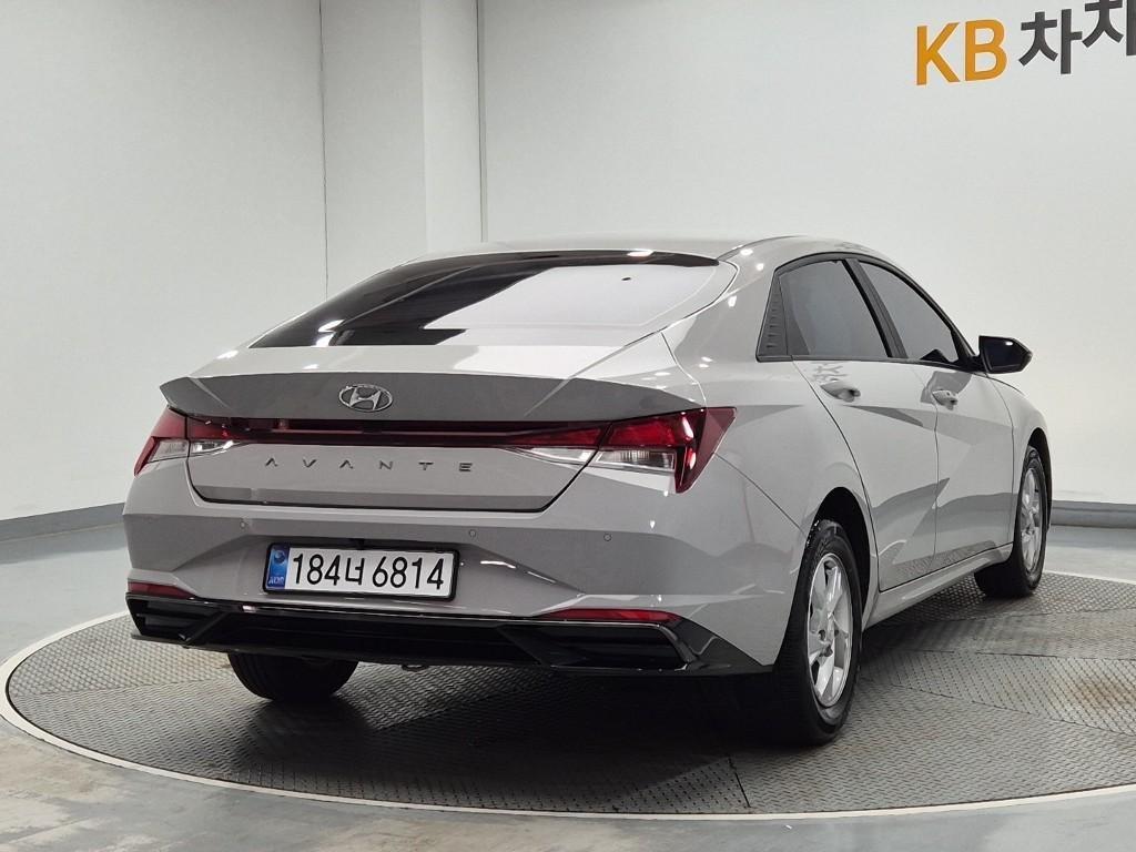 HYUNDAI Avante - Vista 4