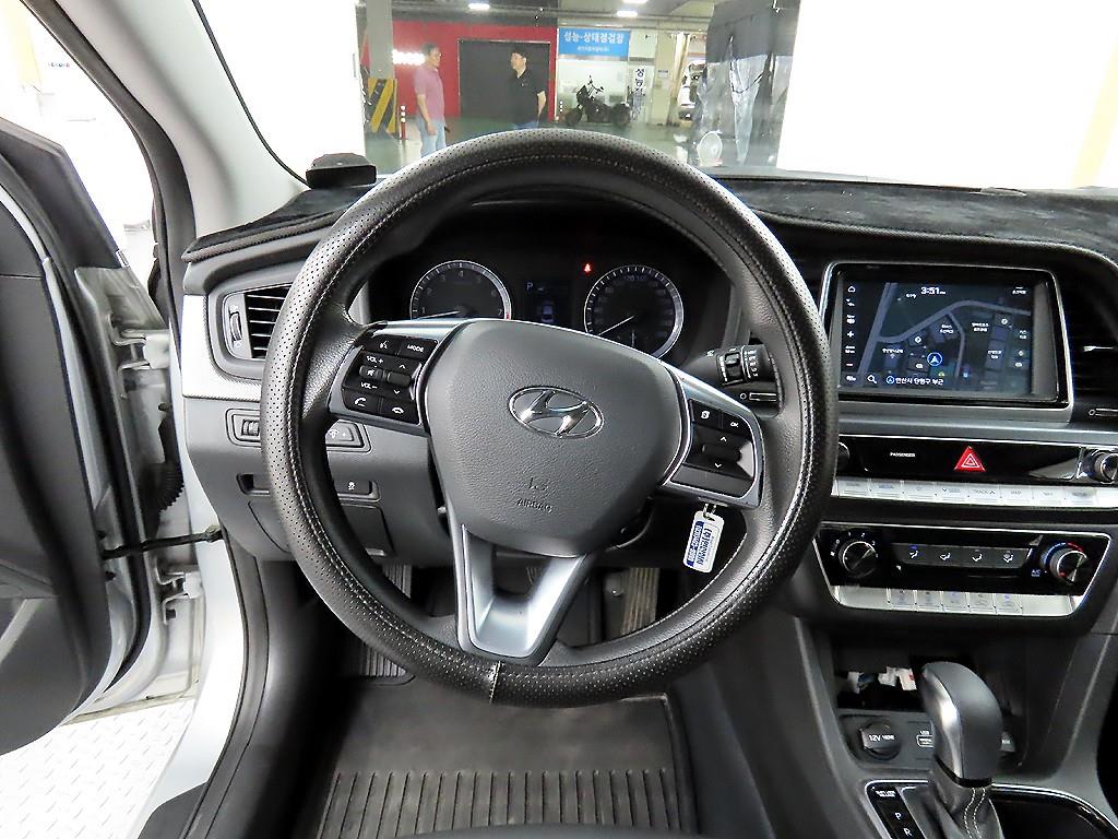 HYUNDAI Sonata - Vista 9