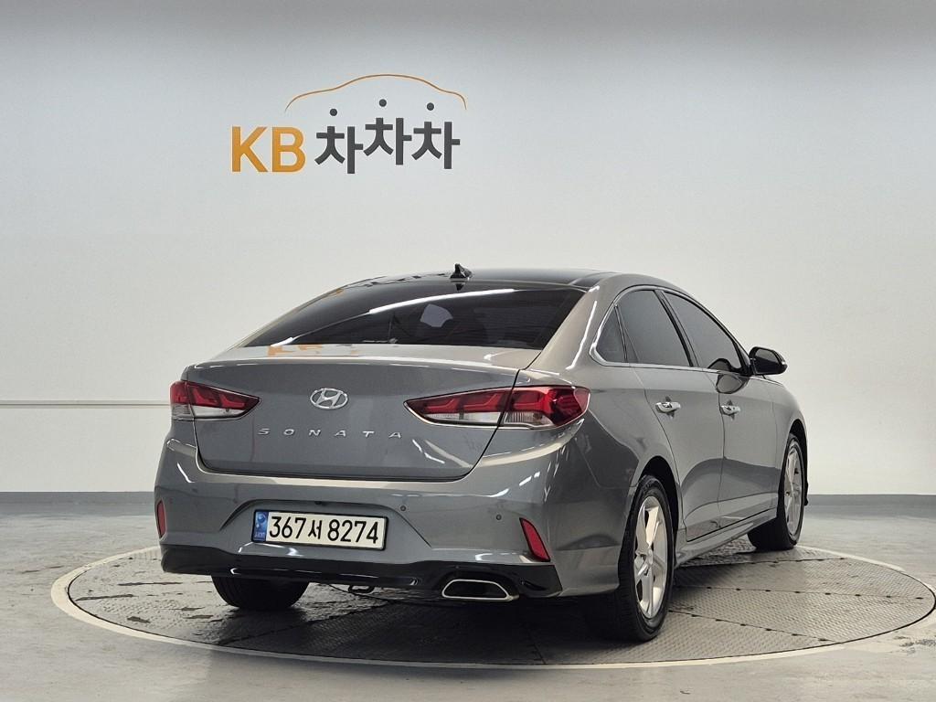 HYUNDAI Sonata - Vista 3