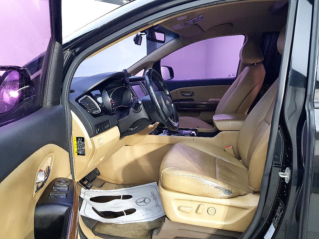 KIA Carnival - Vista 8