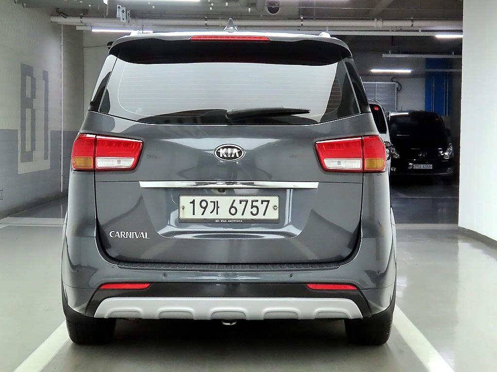KIA Carnival - Vista 3