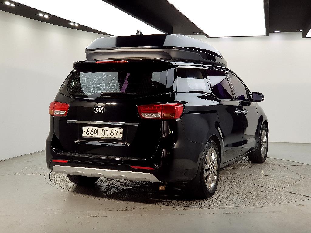 KIA Carnival - Vista 4