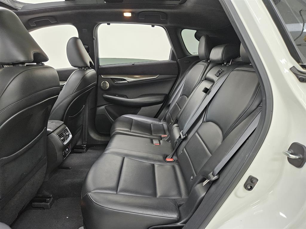 Infiniti QX - Vista 7