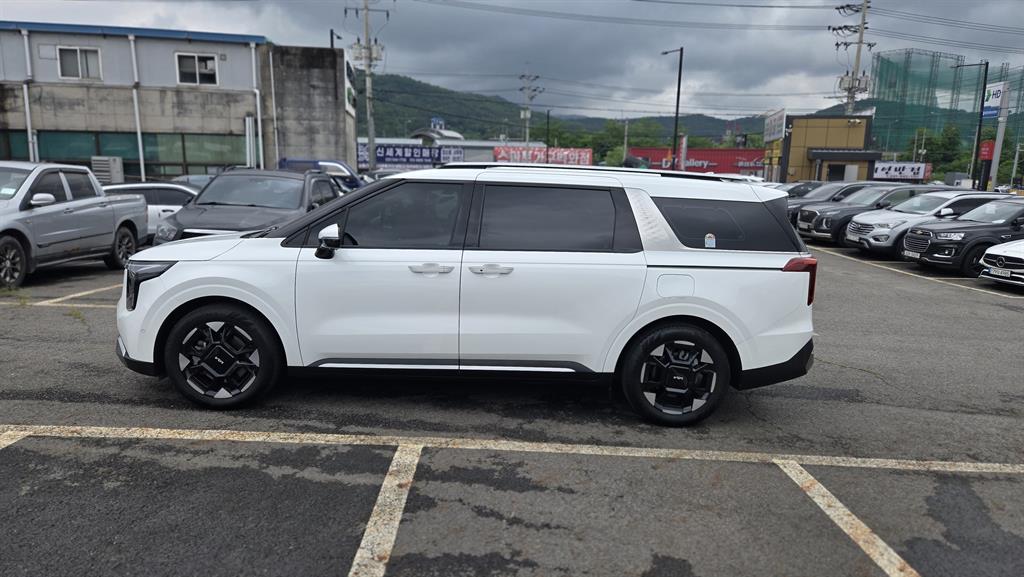 KIA Carnival - Vista 5