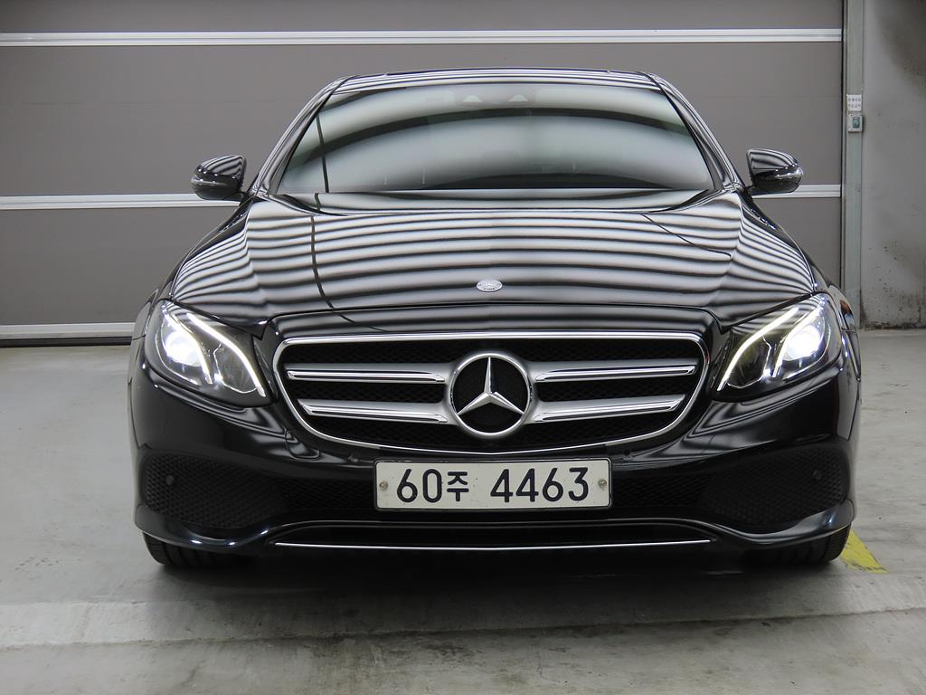 Mercedes Benz E class - Vista 2
