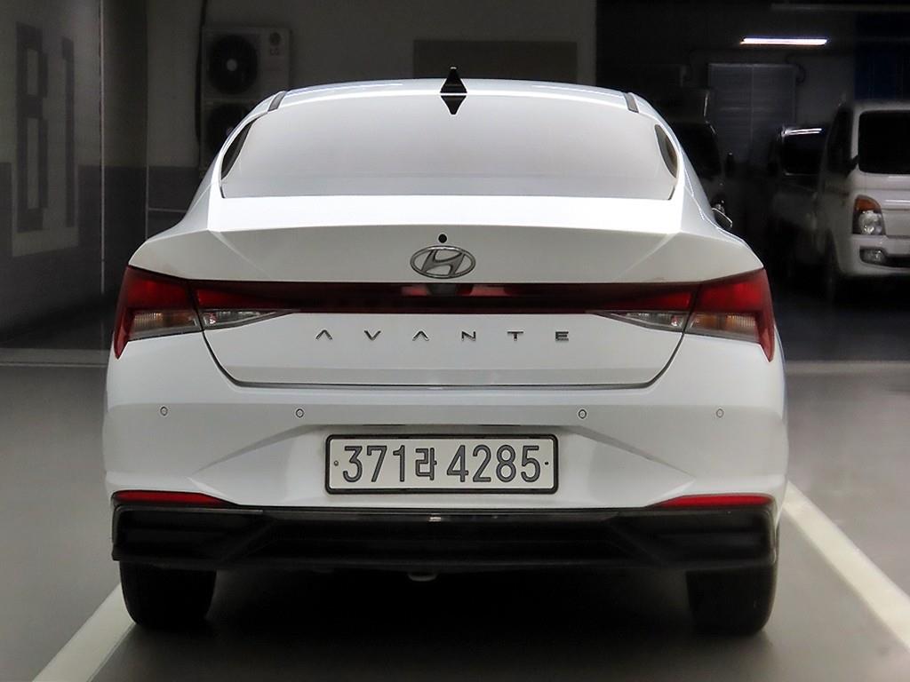 HYUNDAI Avante - Vista 3