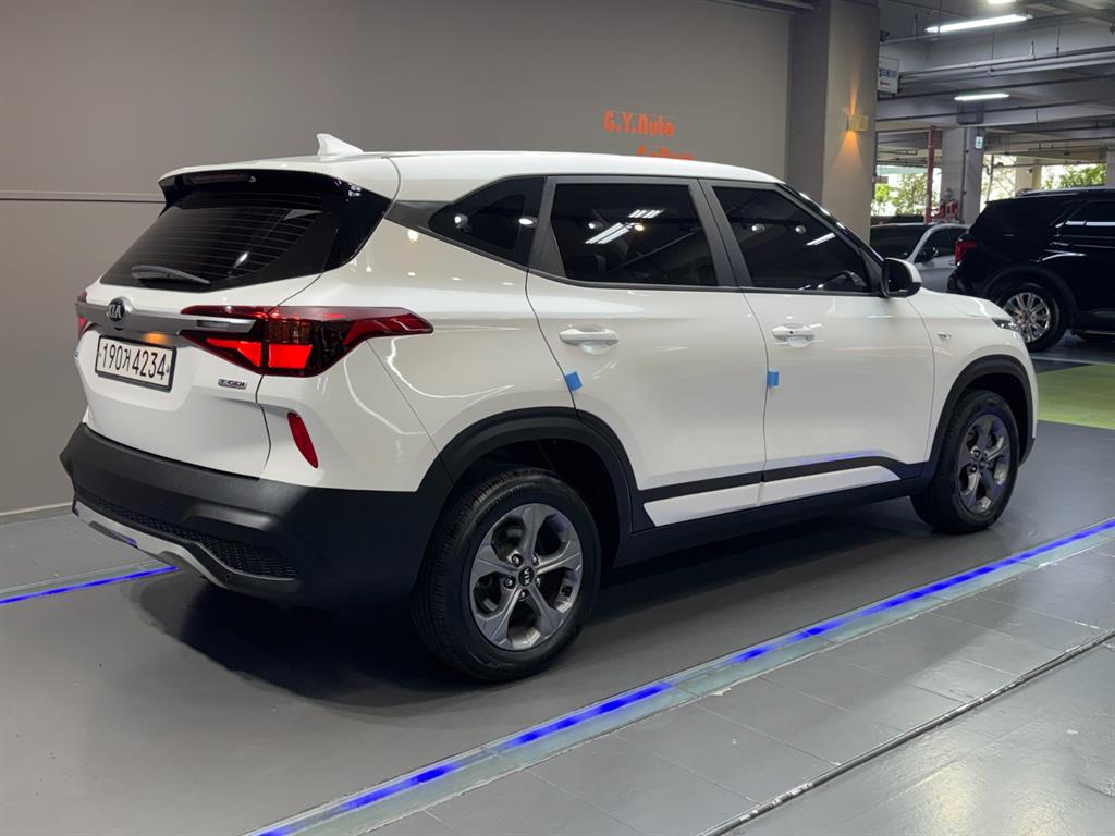 KIA Seltos - Vista 3