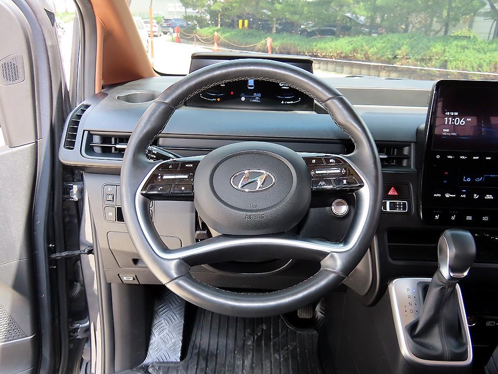 HYUNDAI Staria - Vista 9