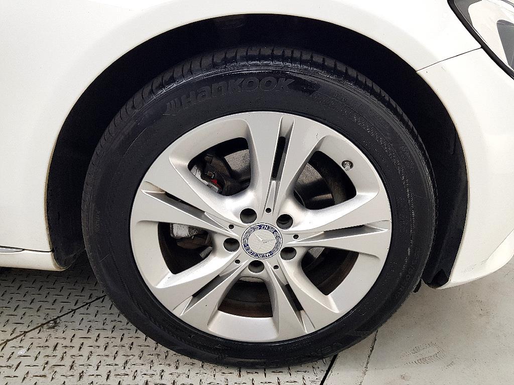 Mercedes Benz C Class 2017 Blanco - Importación desde Corea - HF Imports Iquique - Foto 20
