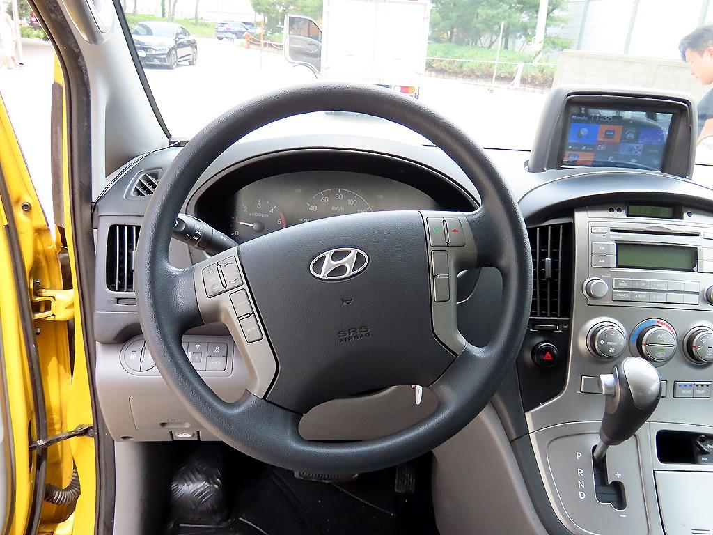 HYUNDAI Starex - Vista 9