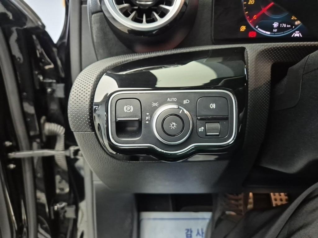 Mercedes Benz A Class 2022 Negro - Importación desde Corea - HF Imports Iquique - Foto 17