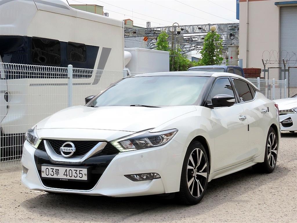 Nissan Maxima - Vista 2