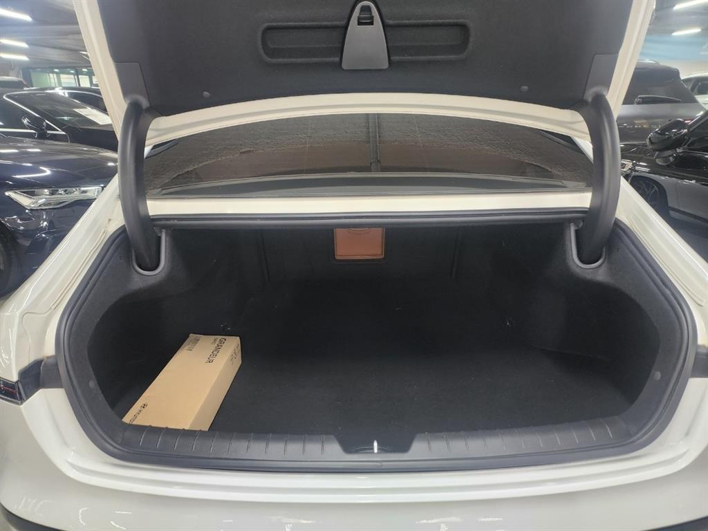 HYUNDAI Grandeur - Vista 8
